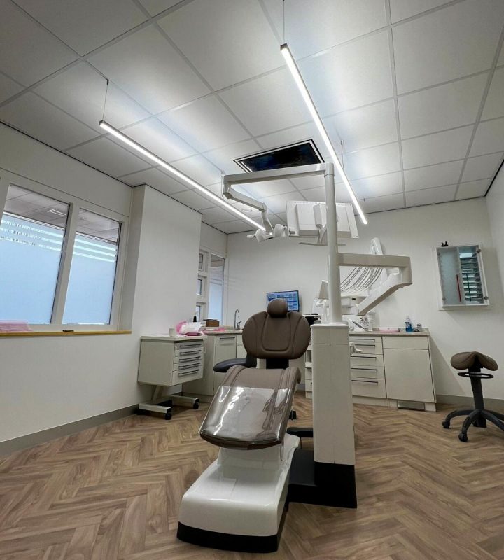 Dentled Dental clinic treatment room lighting PHM