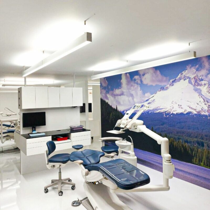 Full spectrum light for treatment rooms dental clinics