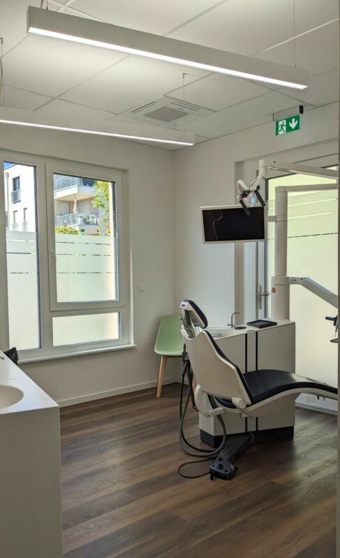 Dentled Treatment room and clinic lights with photo panels