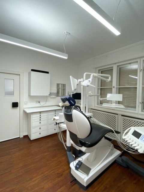 Dental Clinic Berlin after renovation with new LED Light for treatmentrooms