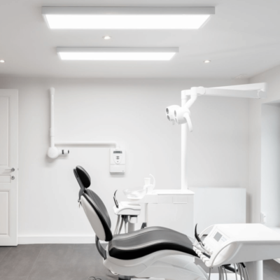 DL120 full spectrum LED Light in a dental treatment room