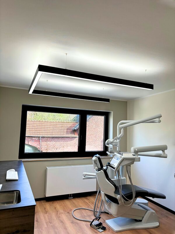 Clinic lobby in Mönchengladbach with DentLed daylight lighting installed by Yannick Hamcher.