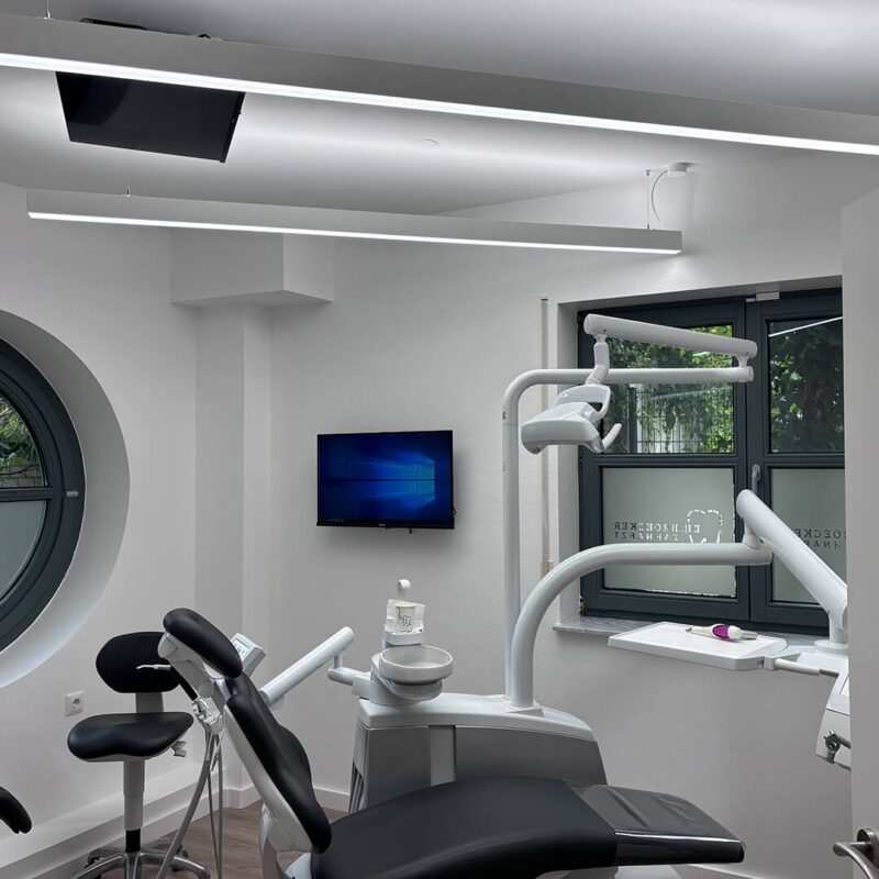 DentLed PHL-18 full-spectrum lamp at Zahnarztpraxis Dr. Broecker