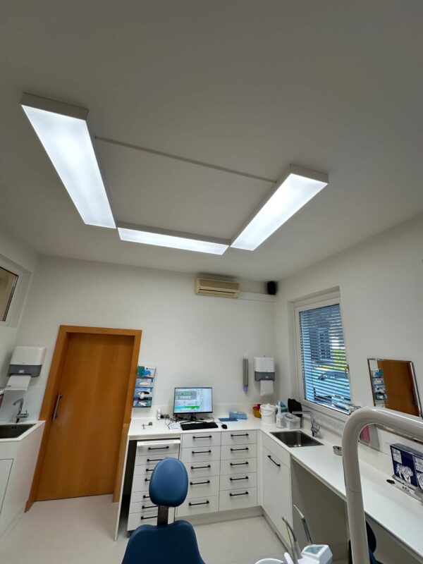 DentLed DL120 (120 × 30 cm) with mounting frame installed in Austria