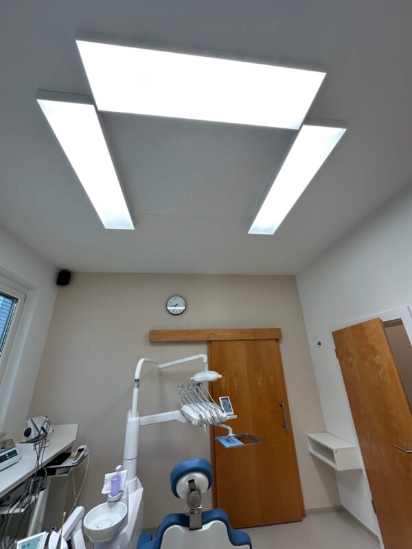 Zahnarztpraxis Suppan-Reichmann fitted with DentLed DL120 full-spectrum panel
