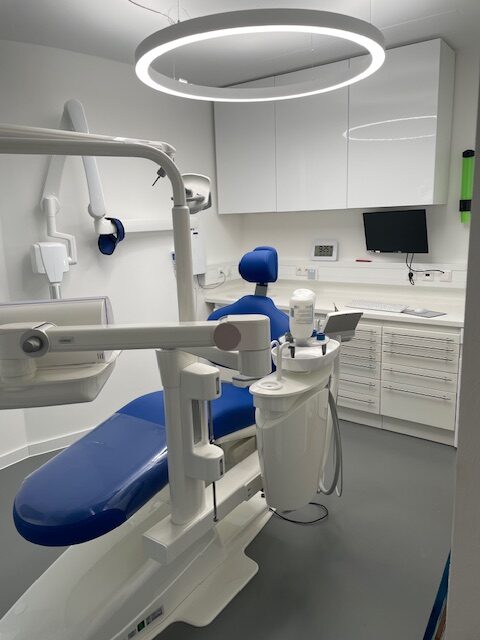 DentLed PVR 120 ring light installation at Dr. Alexa Becker’s dental practice in Blankenheim