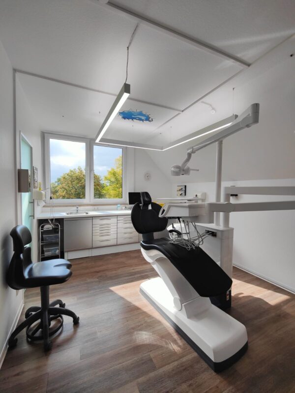 Dental clinic lighting upgrade with 3 DentLed PHU luminaires for uniform, glare-free illumination at Zahnarztpraxis am Sultmer