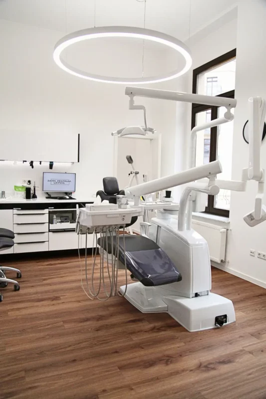 Dentled PVR150 ring luminaires installed in Dr. Krafft dental clinic Leipzig for shadow-free clinical lighting