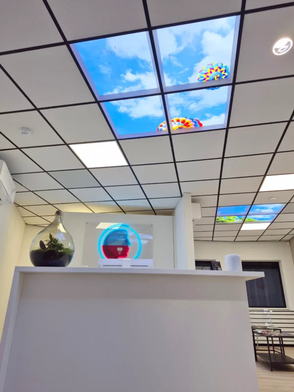 Dentled integrated photo ceiling solution inside OraMax Clinics Breda dental clinic.