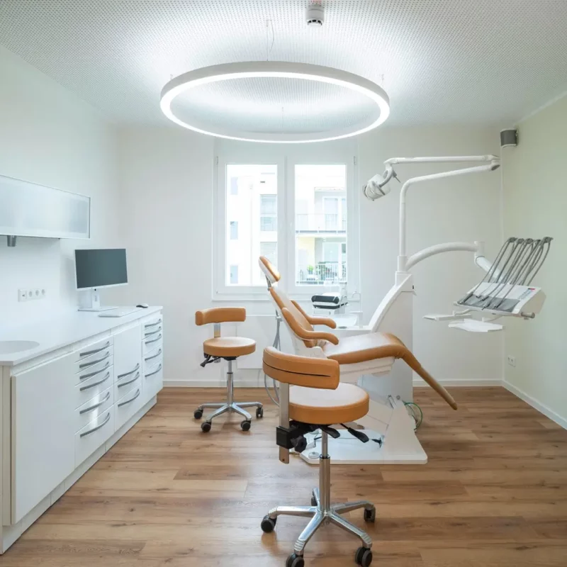 Dentled PVR150 lighting in Dr. Claudia Pelzer's dental practice in Emmerich