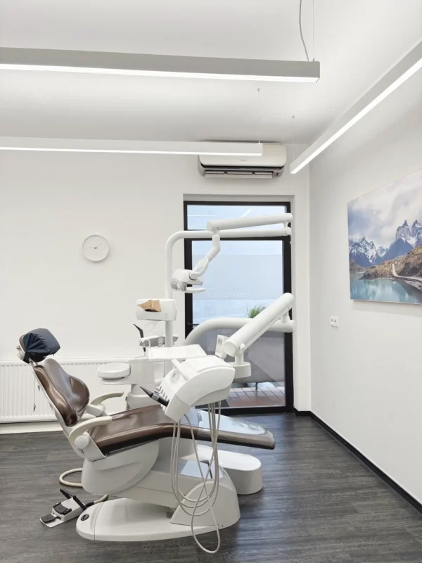 Full daylight spectrum lighting installed at Ihr City Zahnarzt dental practice in Hamm, Germany