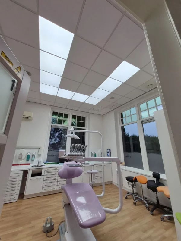 Dental treatment room at De Merelhof upgraded with DentLED DL60 full-spectrum LED panels