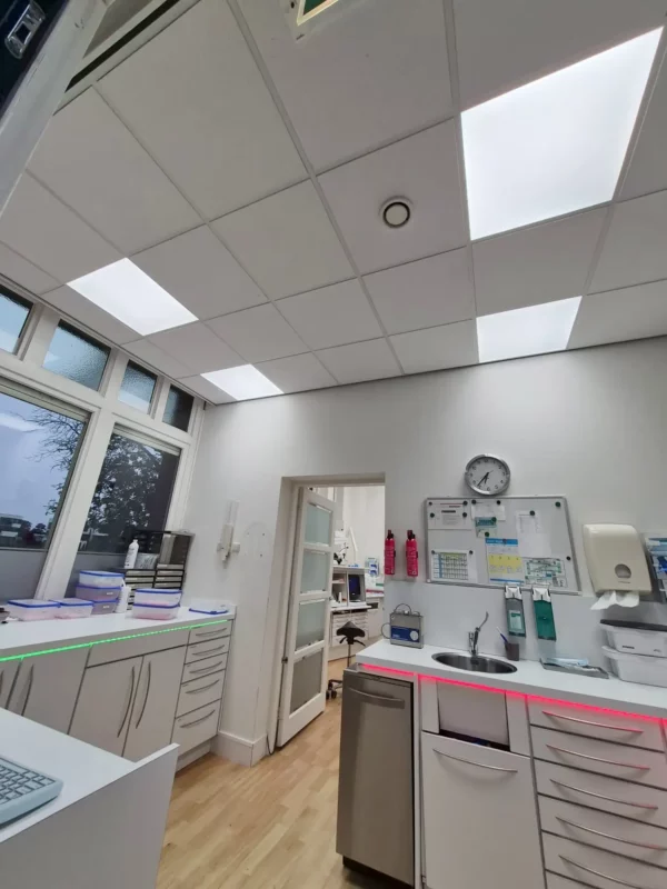 DentLED DL60 full-spectrum LED panels installed in a dental treatment room in Hardenberg