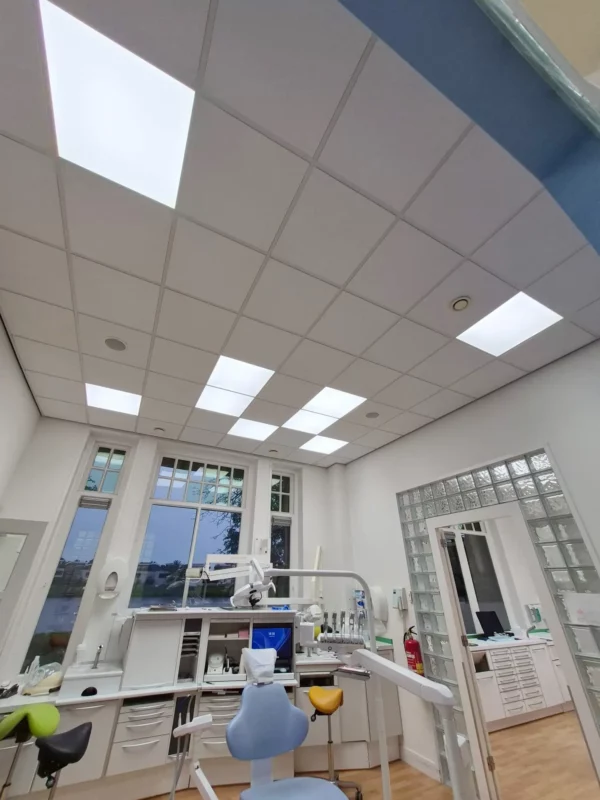 Full-spectrum LED ceiling panels providing daylight lighting at De Merelhof dental practice