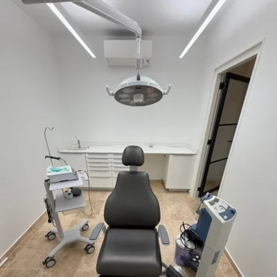 Dentled PHL22 full-spectrum daylight lighting installed in the dental treatment rooms and sterilization areas of Coral Dental Bonaire.